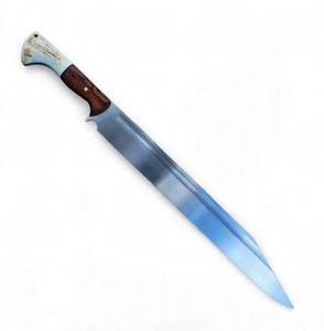 Herramienta utilitaria para exteriores hecha a mano con punta larga de acero, con acero al carbono y mango de madera. - Product Image 3