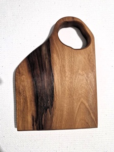 Planche à découper en noyer 2026 avec incrustation de résine unique, faite à la main, en bois massif, pour servir fromages et en-cas - Product Image 2