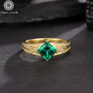 Bague de fiançailles classique en argent plaqué or 14 carats avec moissanite taille coussin et sertissage à griffes pour femme - Charm Jewells - Product Image 1
