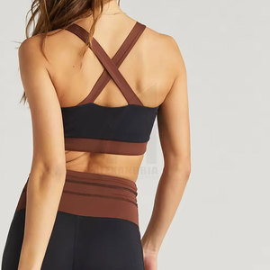 Conjunto de Yoga para Mujer de Material Transpirable, Suave y Duradero, Estilo Único, Calidad Premium, Precio Bajo, de Alexandria Industries - Product Image 5