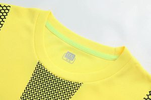 Ensemble maillot et short de football personnalisé, tenue de sport pour équipe de football, kit d'entraînement de football sur mesure, ensemble maillot respirant en gros - Product Image 3