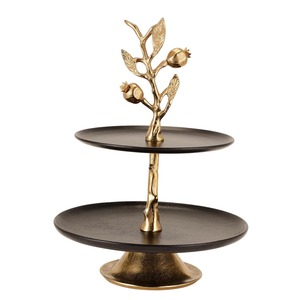 Nouveau design de présentoir à trois niveaux en métal et verre avec finition argentée polie, parfait pour les desserts, les collations, une table élégante. - Product Image 1