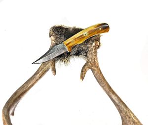 มีดทำครัวเหล็กดามัสกัสทำมือ ใบมีดสลักลาย ด้ามเรซิ่น พร้อมปลอกมีด - Product Image 2