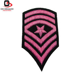 Écussons brodés personnalisés pour manches, en matériau durable, pour uniformes et vêtements, avec dentelle thermocollante, à vendre - Product Image 5