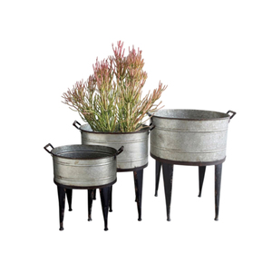 Jardinière en métal galvanisé style ferme avec support en bois, bicolore argent et marron, pot de fleurs décoratif d'intérieur en fer pour table - Product Image 2