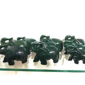 งานแกะสลักช้างหยกเขียวธรรมชาติ ขายส่ง ของตกแต่งบ้าน งานฝีมือสัมผัสเหมือนจริง ผลิตภัณฑ์เสริมฮวงจุ้ย - Product Image 1