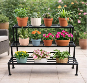 Soporte de Metal Negro de Tres Niveles para Plantas, Estante para Macetas de Jardín, Organizador de Exhibición para Patio, Balcón o Terraza - Product Image 1