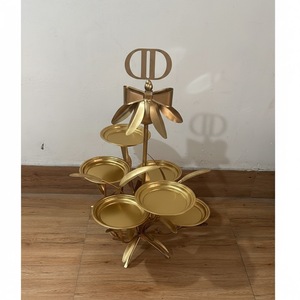 ฐานวางเค้กโลหะทองเหลืองเคลือบทองคำ ดีไซน์สวยงาม เหมาะสำหรับงานวันเกิด งานแต่งงาน จัดแสดงคัพเค้ก ขนมอบ และคุกกี้ - Product Image 3