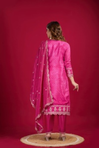 Vestido de mujer indio y pakistaní último diseñador Pure Chinon seda bordado secuencia trabajo Kurti conjunto por Fatema Fashion - Product Image 6