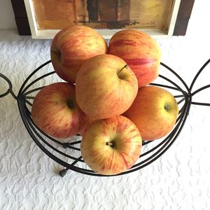 Panier de rangement en fer noir filaire moderne et écologique avec design multifonctionnel pour le stockage alimentaire et les cadeaux lors des célébrations - Product Image 3