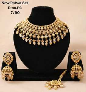 Conjunto de Collar y Pendientes de Novia con Perlas Kundan, Joyería de Imitación de Latón Chapado en Oro para Bodas Indias - Product Image 3