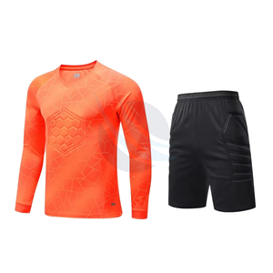 Ensemble de maillot de football pour hommes, manches longues, imprimé géométrique orange, col en V, évacuation de l'humidité, short noir, taille élastique, toutes saisons - Product Image 1