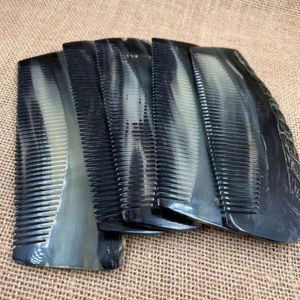 Peigne à cheveux en corne de buffle naturelle polie, fait main, de qualité supérieure, taille personnalisée - Product Image 1