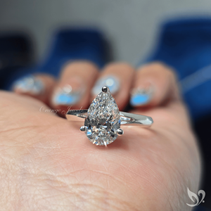 Anillo de Compromiso y Boda de Lujo con Diamante Cultivado en Laboratorio de 3 Quilates, Corte Pera, Certificado IGI, Solitario con Vástago Dividido en Oro Sólido de 10K - Product Image 5