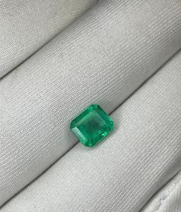 พลอยมรกตธรรมชาติทรงแปดเหลี่ยมเจียระไน พลอยมรกตแอฟริกันแบบเม็ดเดี่ยว - Product Image 2