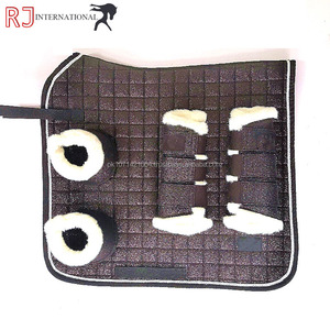 Ensemble de tapis de selle équestre arc-en-ciel scintillant en coton et polyester pour l'équitation, le dressage et le saut d'obstacles avec protège-étriers - Product Image 3