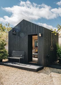 Cabina Prefabbricata Multifunzionale per Stoccaggio |   Capanno in Acciaio Versatile per Esterni, Ideale per Fattoria, Giardino e Officina |   Facile da montare, impermeabile - Product Image 4