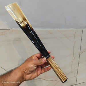 Cuchara para zapatos artesanal de cuerno de buey con mango de hueso, herramienta de vestimenta natural premium a precio económico - Product Image 2