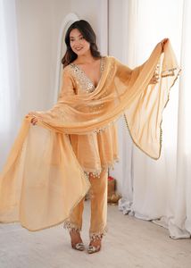 Ensemble Kurti en tissu Fendy avec broderie miroir véritable, bas et dupatta inclus, prêt-à-porter, robe ethnique pour femme, coupe ajustée, idéal pour les fêtes - Product Image 3