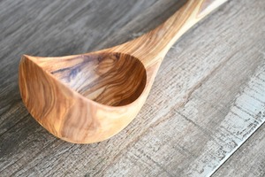Cuillères en bois sculptées à la main, mini-cuillères de service fantaisie, ustensiles rustiques faits à la main et idée cadeau unique - Product Image 2