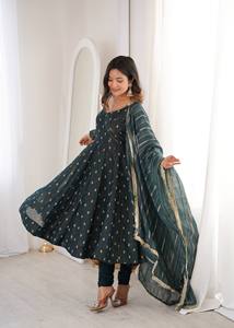 Lanzamiento de un nuevo diseño de moda Bollywood: Gwon&Pent&dupatta, listo para usar. - Product Image 2