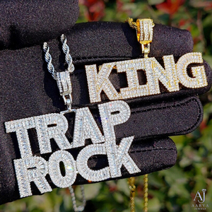 Colgante de Letra Personalizado de Plata 925 Bañado en Oro Rosa con Moissanita Iced Out, Joyería de Corte Brillante para Regalo de Fiesta Unisex - Product Image 4