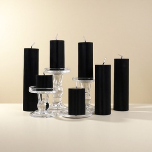 Bougie parfumée cylindrique noire au soja, style rétro français européen, bougie parfumée à la cire de soja, parfum de santal, parfum de freesia - Product Image 4