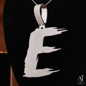 AARVA JEWELS ผู้จัดจำหน่ายจากอินเดีย จี้โมอิสซาไนต์สไตล์ฮิปฮอปสุดหรู เงินแท้ 925 ชุบโรเดียม ประดับด้วยพลอยคุณภาพพรีเมียม - Product Image 2