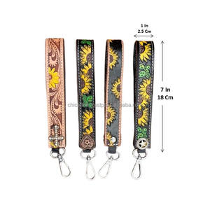 Bracelet porte-clés en cuir usiné à la main de haute qualité Design de tournesol personnalisé avec bracelet Concho en métal pour les femmes - Product Image 2