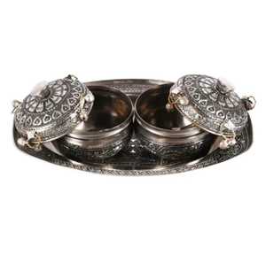 Juego de cuencos de metal plateado ornamentados con tapas y bandeja para servir frutas secas y dulces Skies Trader - Product Image 1
