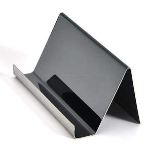 Collègues ou entrepreneurs. Le porte-cartes de visite est fait à la main et en métal pour une durabilité - Product Image 5