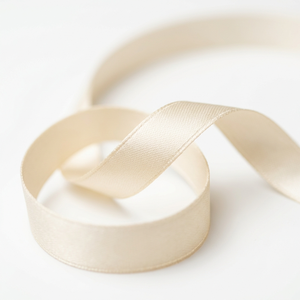 Ruban de satin uni crème 6 mm, lot de 20 rouleaux de 8 mètres, idéal pour les cadeaux de boutique, la papeterie de mariage et les étiquettes de présentation - Product Image 3