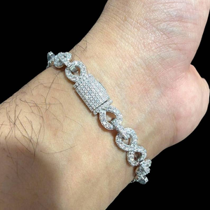 Pulsera Infinito de Plata de Ley 925 con Diamantes Moissanite, Corte Brillante Redondo VVS, Joyería de Lujo Unisex para Hombre y Mujer - Product Image 2