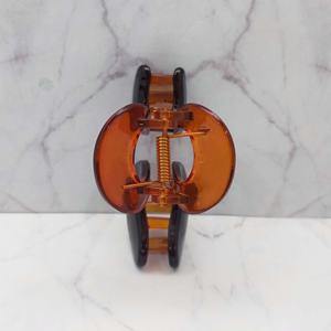 Pinza para el Cabello Ergonómica de Acrílico Color Ámbar, Diseño Curvo Informal, Agarre Extra Seguro, Estilo Perfecto para el Cabello Diario de la Mujer - Product Image 4