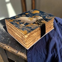 Carnet en cuir fait main 400 pages, reliure cousue, personnalisé, thème Astrologie Céleste Bélier, cadeau astrologique - Herb Heritage