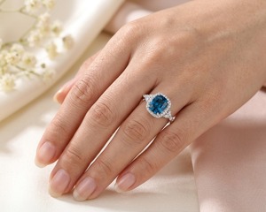 Anillo de Compromiso de Topacio Azul Londres Corte Cojín Natural para Mujer, Chapado en Rodio, Plata 925, Estilo Clásico, Gemas Mehrajuddin - Product Image 2