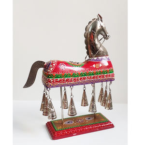 Campana de hierro hecha en India con diseño de caballo, arte moderno, campana de caballo pintada a mano de la suerte para el hogar, oficina, mesa de comedor, habitación de invitados, a precio mayorista - Product Image 1