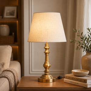 Lampe de table en métal de style victorien avec abat-jour en tissu de lin, finition laiton antique, base durable, éclairage d'appoint chaleureux - Product Image 1