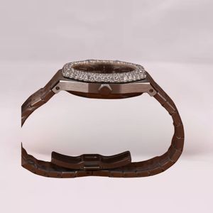 Montre-bracelet élégante à quartz avec bracelet marron, cadran rond, détails de style diamant et éléments décoratifs sophistiqués - Product Image 6