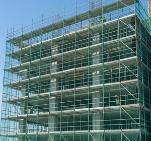 Malla de Plástico Verde Césped para Seguridad en Obras de Construcción, Cobertura de Andamios, Protección y Servicio de Corte - Product Image 4