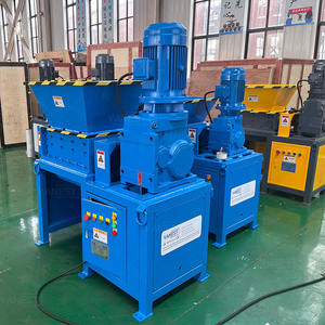 Broyeur à 2 arbres EB500 pour disques durs, déchets de polycarbonate, bois de palettes et recyclage de fûts en acier - Product Image 3