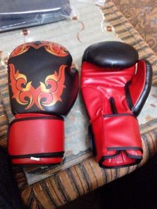 Guantes de Boxeo de Cuero PU Genuino - Tamaño Personalizado, Cierre de Gancho y Bucle, Guantes de Entrenamiento para Gimnasio - Product Image 2