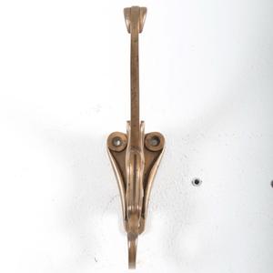 Porte-manteau mural en métal robuste à double crochet, supportant une charge lourde, design en fer antirouille - Product Image 4