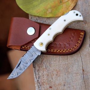 Couteau pliant utilitaire artisanal de qualité industrielle/DIY, 7,5 pouces, acier Damas, manche en os, pointe droite - Product Image 1