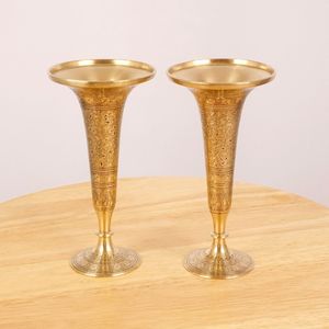 Florero Clásico de Metal Diseñado para Decoración Elegante de Mesa de Comedor y Presentación Floral en Eventos Formales - Product Image 5