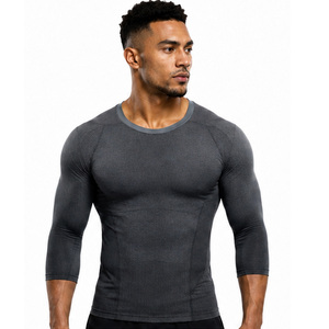 T-shirt de sport respirant et extensible pour homme, séchage rapide, personnalisable avec logo, idéal pour la course et l'entraînement, performance optimale - Product Image 1