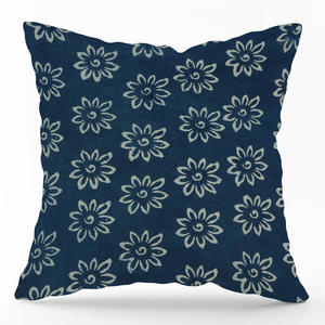 Funda de Cojín de Algodón con Estampado Floral Índigo, Cojín Decorativo Hecho a Mano - Product Image 2