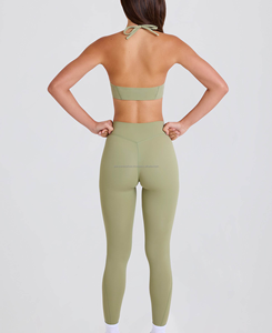 Conjunto de 2 Piezas de Yoga para Mujer, Spandex y Poliéster, Diseño Sólido, Transpirable, de Secado Rápido, Ecológico, Cintura Alta, Leggings Cortos hasta la Rodilla, Top Halter - Product Image 2