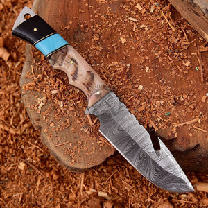 Couteau de chasse Bowie de survie personnalisé fait main en acier Damas à lame coupée à la main, lame de 5 pouces, manche en corne de bélier, ambidextre, pour mariage - Product Image 1