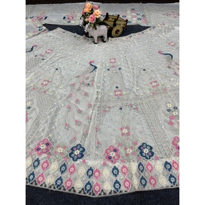 Hermoso conjunto de Lehenga Choli bordado para mujer con trabajo de secuencia - Product Image 3